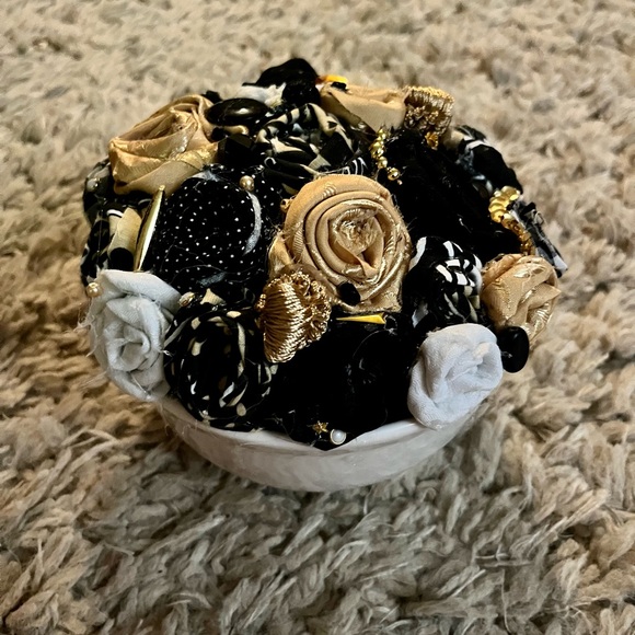 Handmade Saints fabric rose bouquet! - Picture 4 of 6